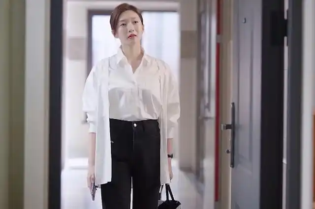 欢乐颂3:看了江疏影剧中大口吃油条,就知道她腰粗的原因了