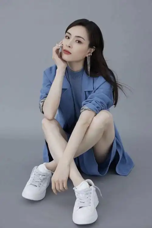 吴敏霞称人生不是抛物线 看《冠军绽放》"倔强"人生