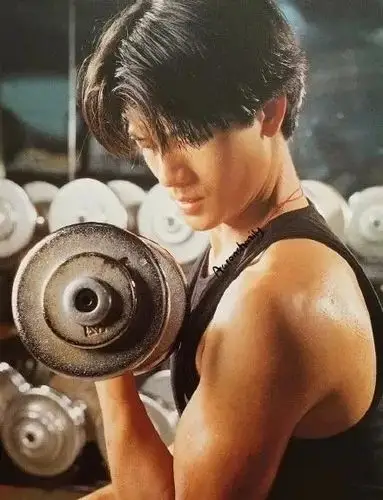 郭富城娇妻在线秀性感身材,看到视频我不淡定了