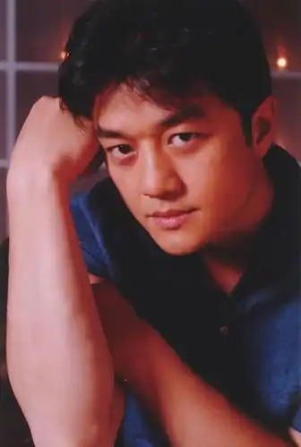 资料图片李亚鹏精彩写真8