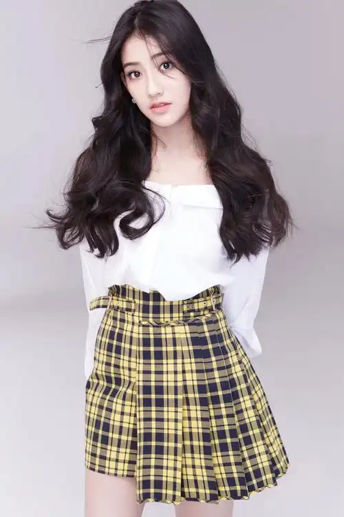 00后新疆小花伊米娜写真 笑容甜美少女感十足