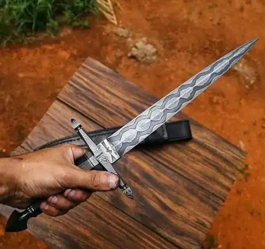 右下角留言,看看你喜欢哪种冷兵器!