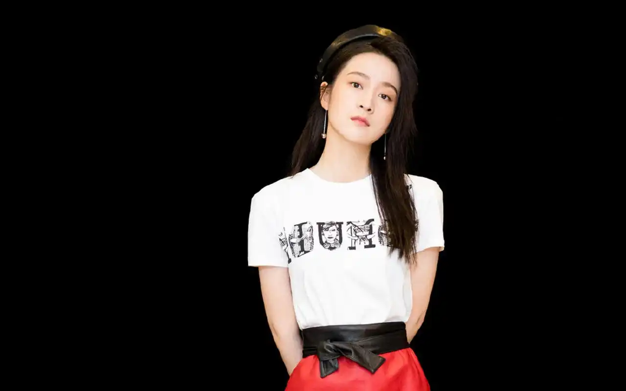 张雪迎清新简约写真图片壁纸