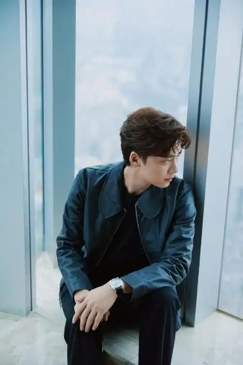 李易峰20211224无锡沛纳海品牌活动李易峰超话#同行十五年,久待易念回