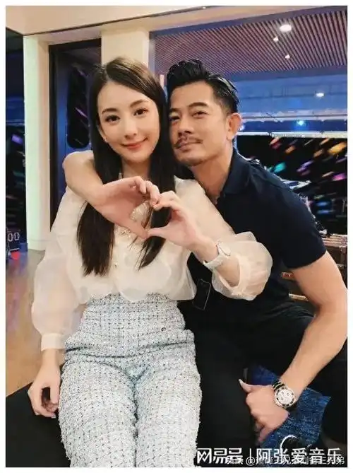 (刘强东出轨其他美女奶茶妹妹还给刘强东生二胎!