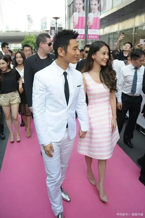 发现黄晓明很喜欢打脸杨颖的言论!引发网友热议