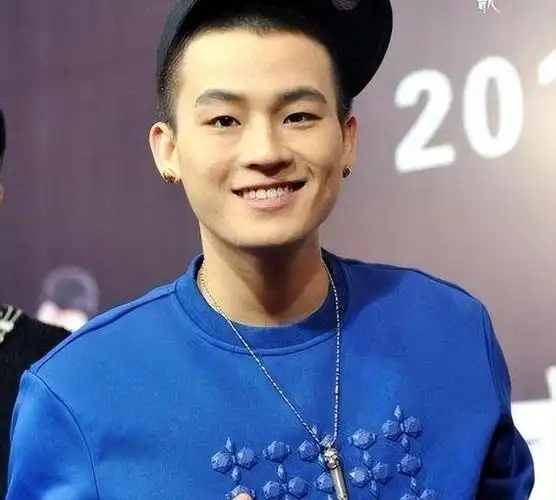 不拍戏就消失的欧豪,已走上了另外一条道路,应证了陈道明说的