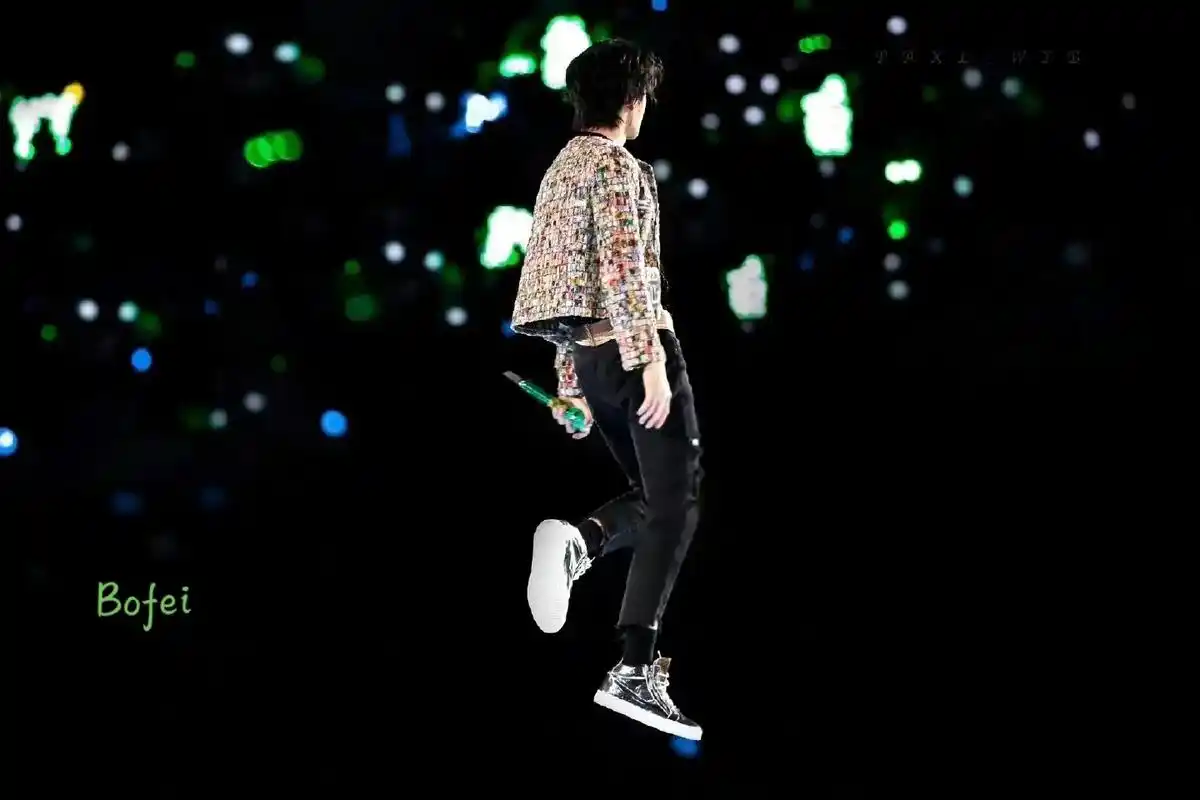 虽许久未见,可依然甚是想念#向全世界安利 #王一博 #壁纸  - 抖音