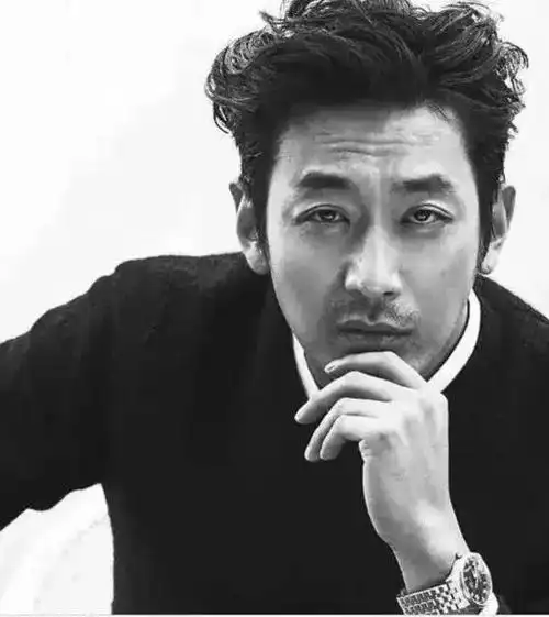 明明可以靠颜值,偏偏要靠才华的韩国大叔,他的电影你一定看过