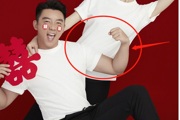 郑恺晒和妻子结婚照,当全身出镜,有谁注意到苗苗的肚子?