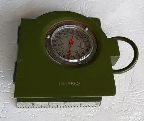 我珍藏的六款军用指北针