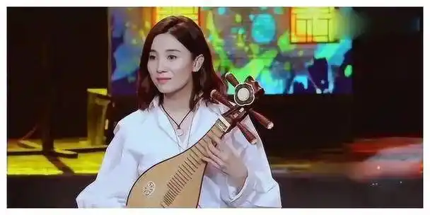 宋佳,21岁出道,纹身魅力十足,攻占时尚界!_柳琴_演艺圈_演技