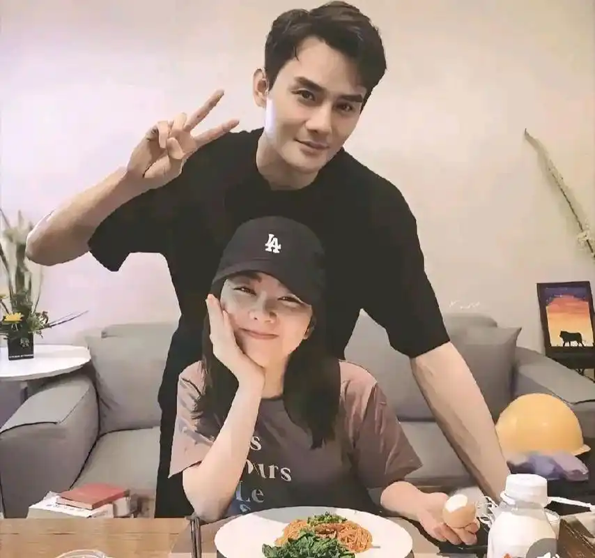 谭松韵王凯,好多人都期待,他俩可以官宣,真的觉得谭松韵王凯好般配