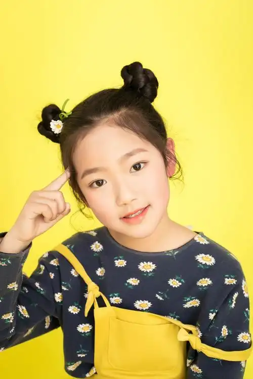 我四大灰狼的儿童摄影作品《十岁女孩》