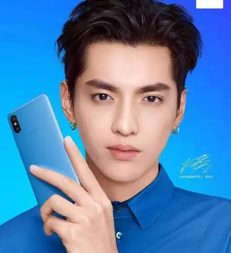 找不同年龄段以及粉丝受众的明星精准选择,而vivo在代言人的选择就很