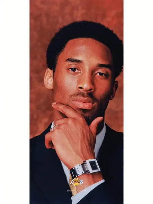 原创nba壁纸科比布莱恩特的微笑