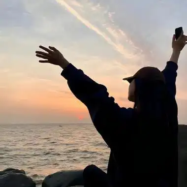 唯美成熟女人头像背面图片