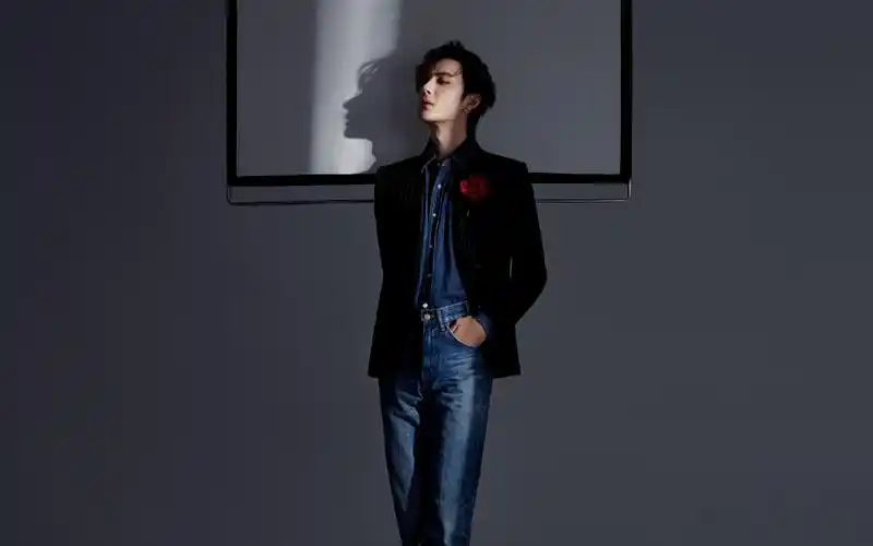 王一博雅痞帅气写真桌面壁纸