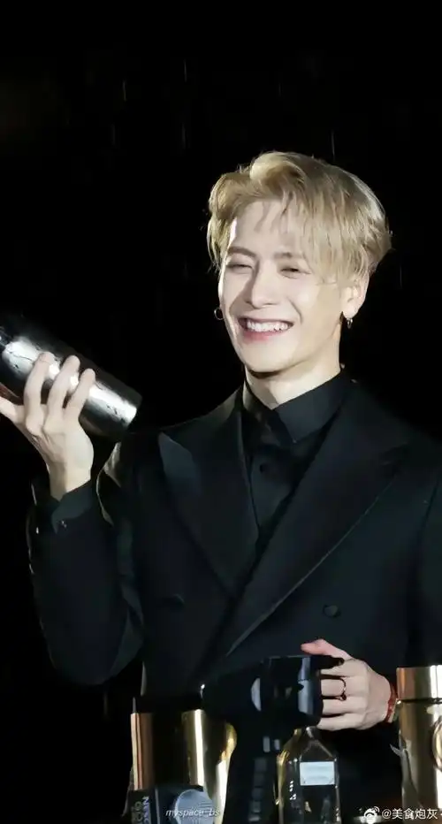 王嘉尔|笑容|王嘉尔超话