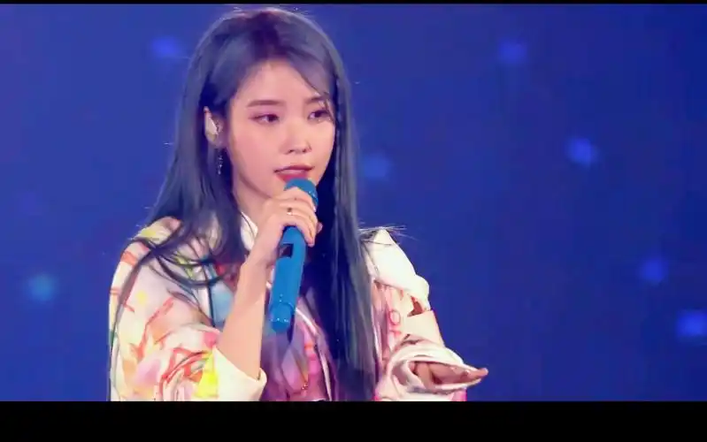 iu(李知恩)-blueming【神级现场】