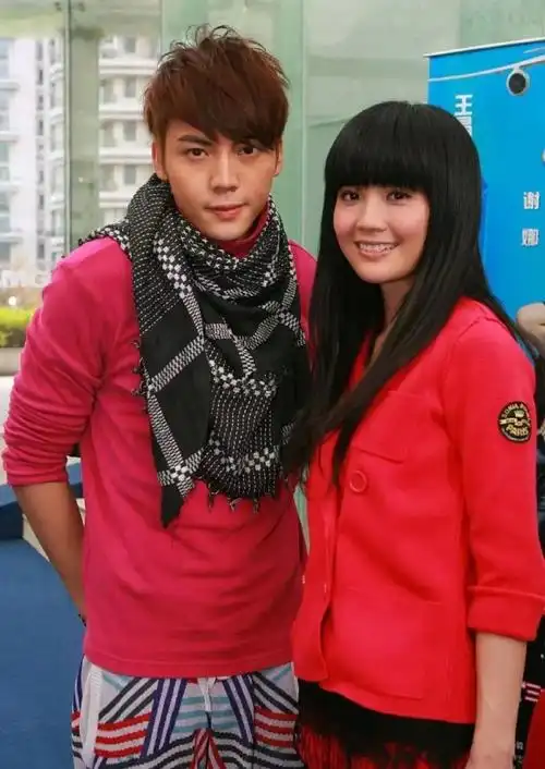 陈伟霆阿sa同框##陈伟霆阿sa分手后同框