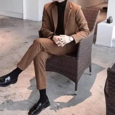 禁欲系高冷西装革履男生头像