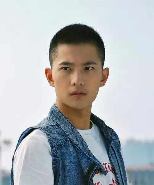 彭于晏吴亦凡谢霆锋平头明星男帅照大全