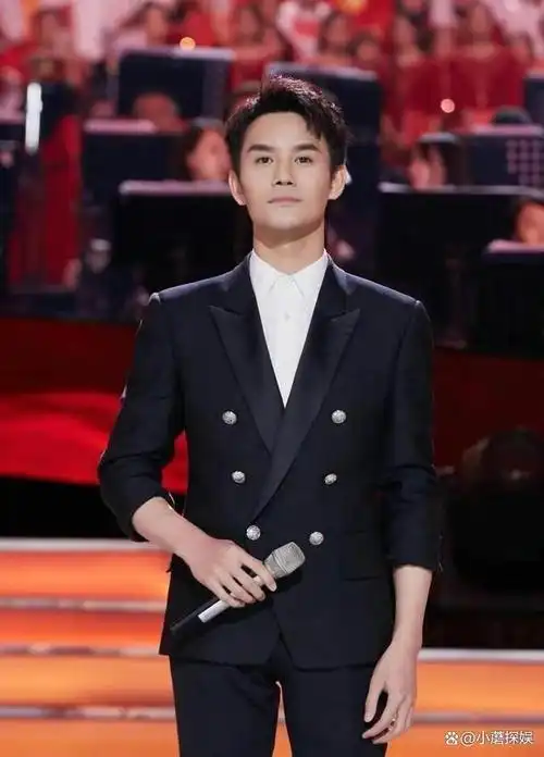 王凯父亲肺癌离世一个月他被查出肺部阴影火不火已不再重要