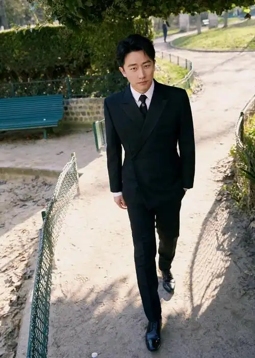 黄轩,一个成熟性感有魅力的男人