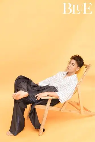 戴向宇秋季写真 条纹风简约时尚