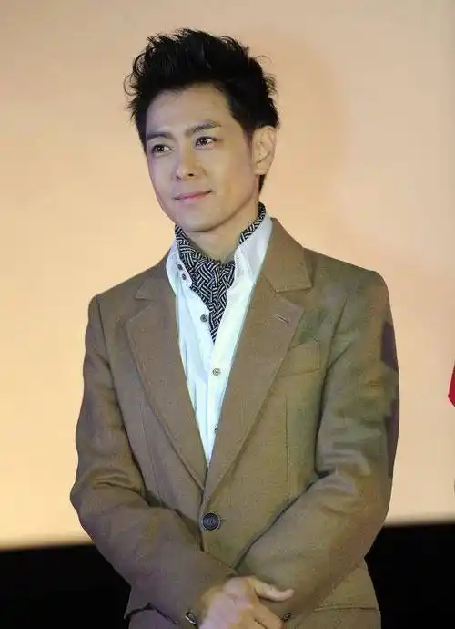 50岁林志颖现身内地参加春晚!