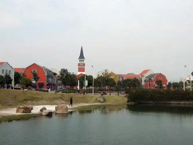 美兰湖(国家级aaaa级景区)_尚可名片