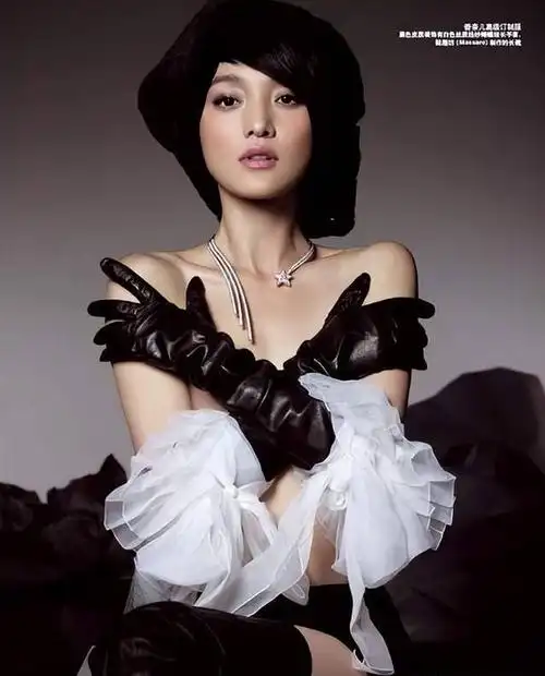 太辣了太辣了48岁周迅平板身材也如此惊艳