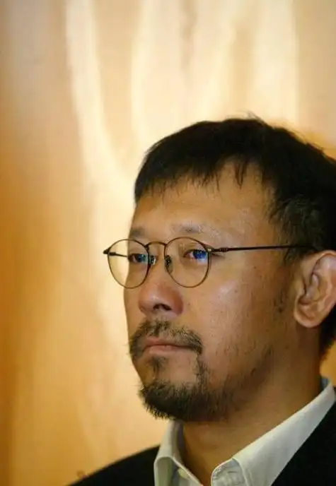 事实证明,消失6年的"鬼才导演"姜文,已经走上了另一条大道