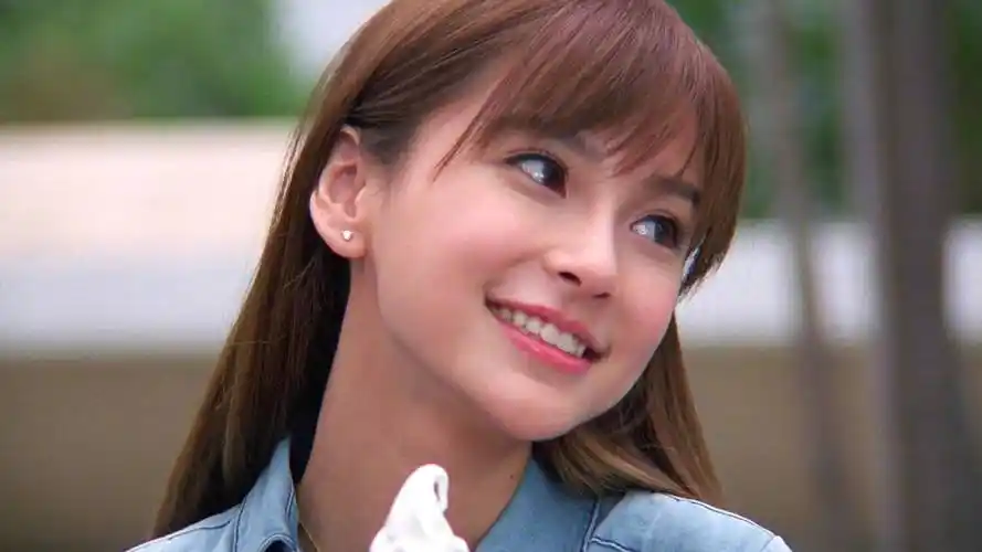 p>《矮仔多情》是2009年6月25日上映的一部香港电影,本片由 a target