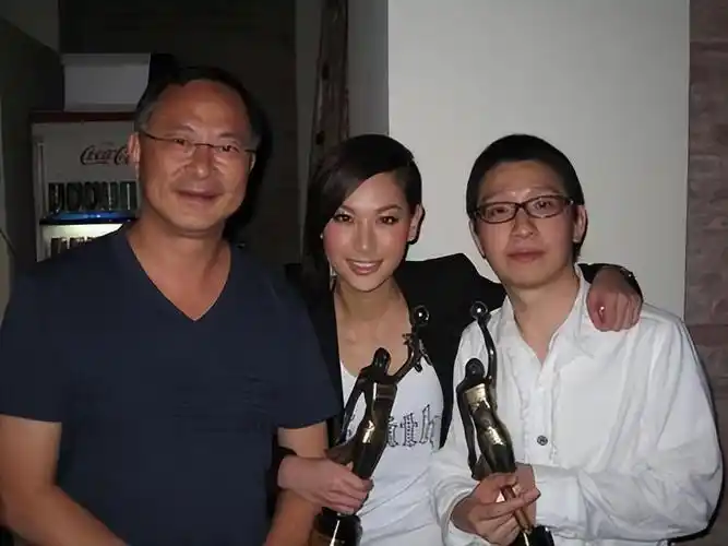 回顾徐子珊卖房卖车去读书的她是看清现实还是人间清醒