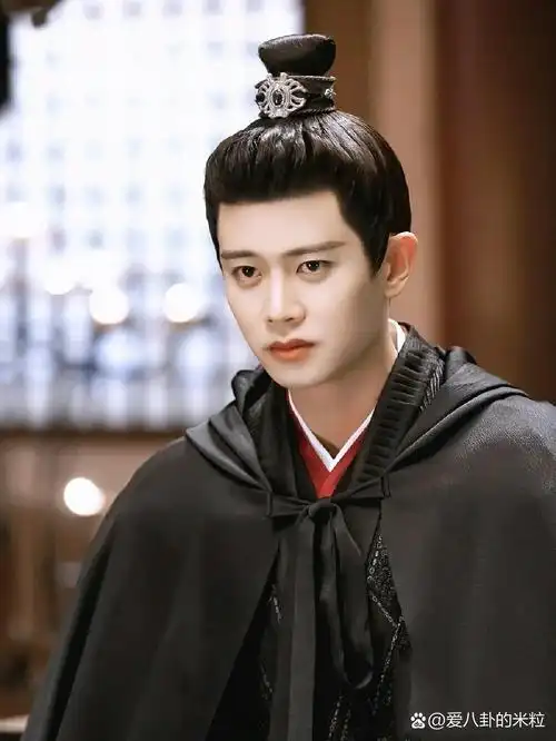 任嘉伦的壁纸(周生如故里的) 这次更的是任嘉伦的壁纸啦,最近更的作品