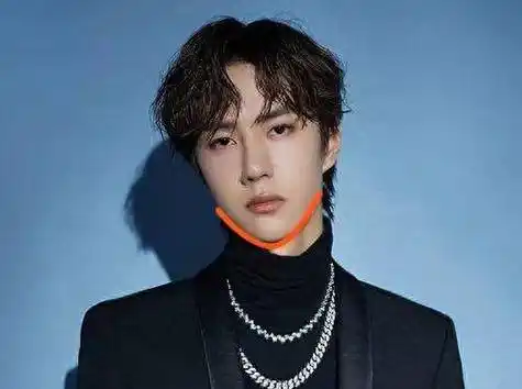 客观评价一下王一博的颜值,有哪些不足?_下颌_五官_感觉