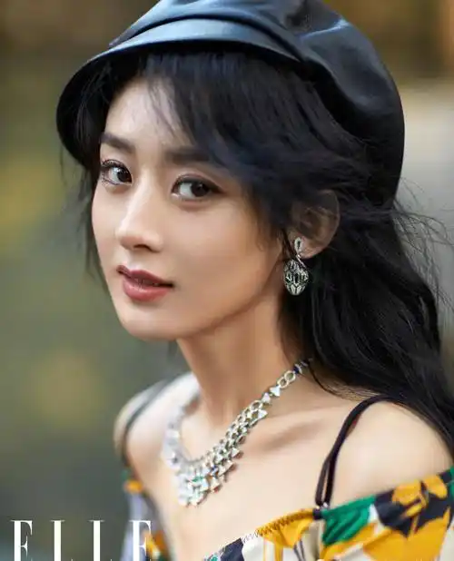 原创赵丽颖最新杂志大片来了这一次她自己来承包鱼塘