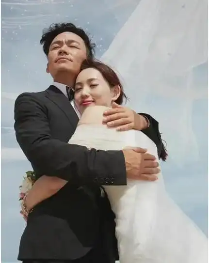 事实证明,如今42岁的王宝强,已悄悄走上了另一条道路