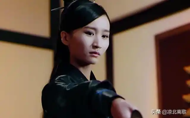 通天狄仁杰冷月(聂欢在通天狄仁杰演的谁)(2)