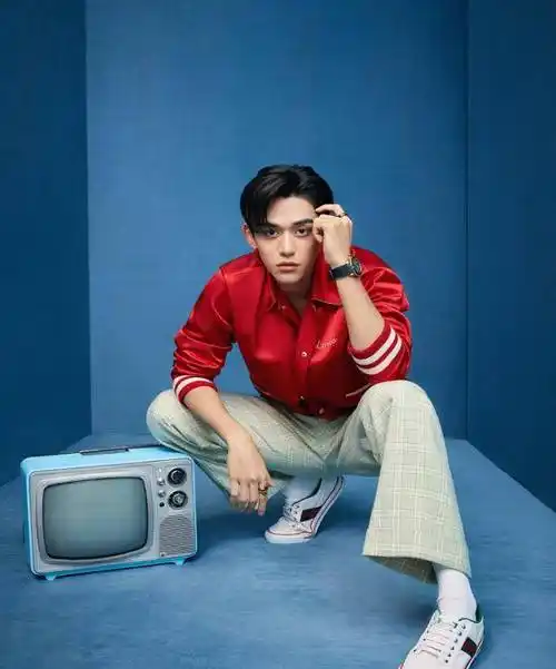 黄旭熙家境被曝光妈妈在菜市场摆摊网友希望不要打扰家人