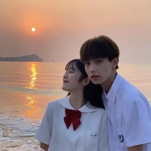 2020最火好看的真人亲密情侣头像