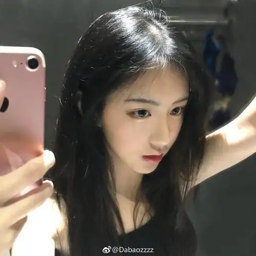 16岁的小姐姐 微博/抖音:dabaozzzz (抖音原名:真菌子) @桑葚酒酒