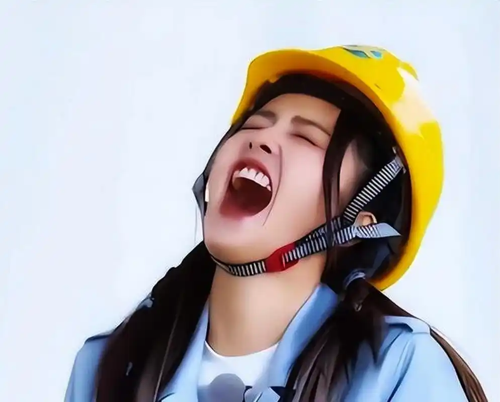 白鹿喜欢笑,喜欢大笑,喜欢笑得花枝乱颤!