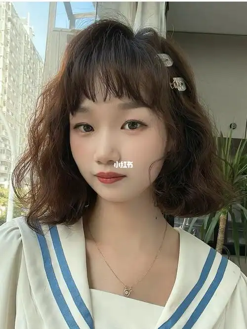 中短发法式卷特别适合发量少的妹妹