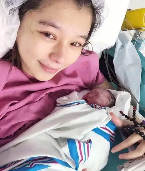 陈妍希说她十天没洗头娱乐圈妈妈为了生孩子真是拼啊