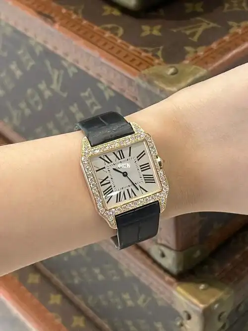 手表也特别出彩哈哈哈,上手真的好好看#女士腕表  #卡地亚手表