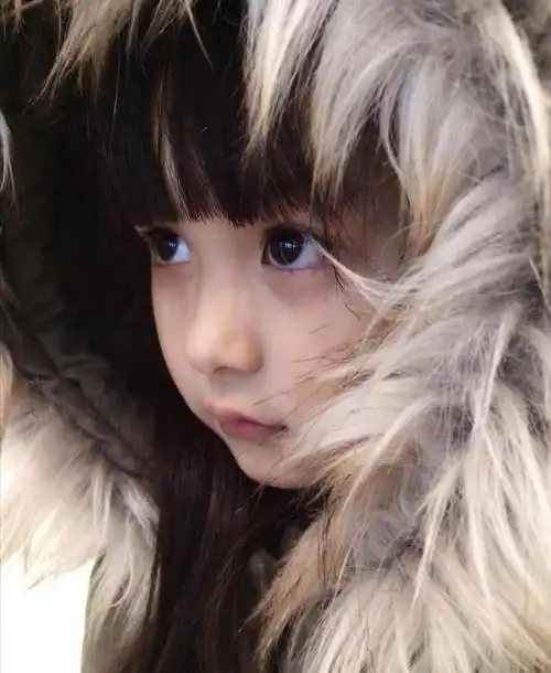 2岁出道年入百万,因长相甜美被禁止整容的刘楚恬,如今长成啥样