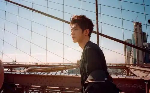 蔡徐坤时尚帅气写真,高清壁纸图片,大陆明星-回车桌面